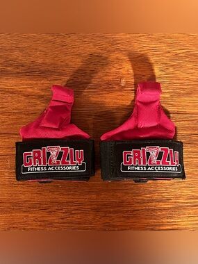 Bundle of two types of weight lifting grips / hooks